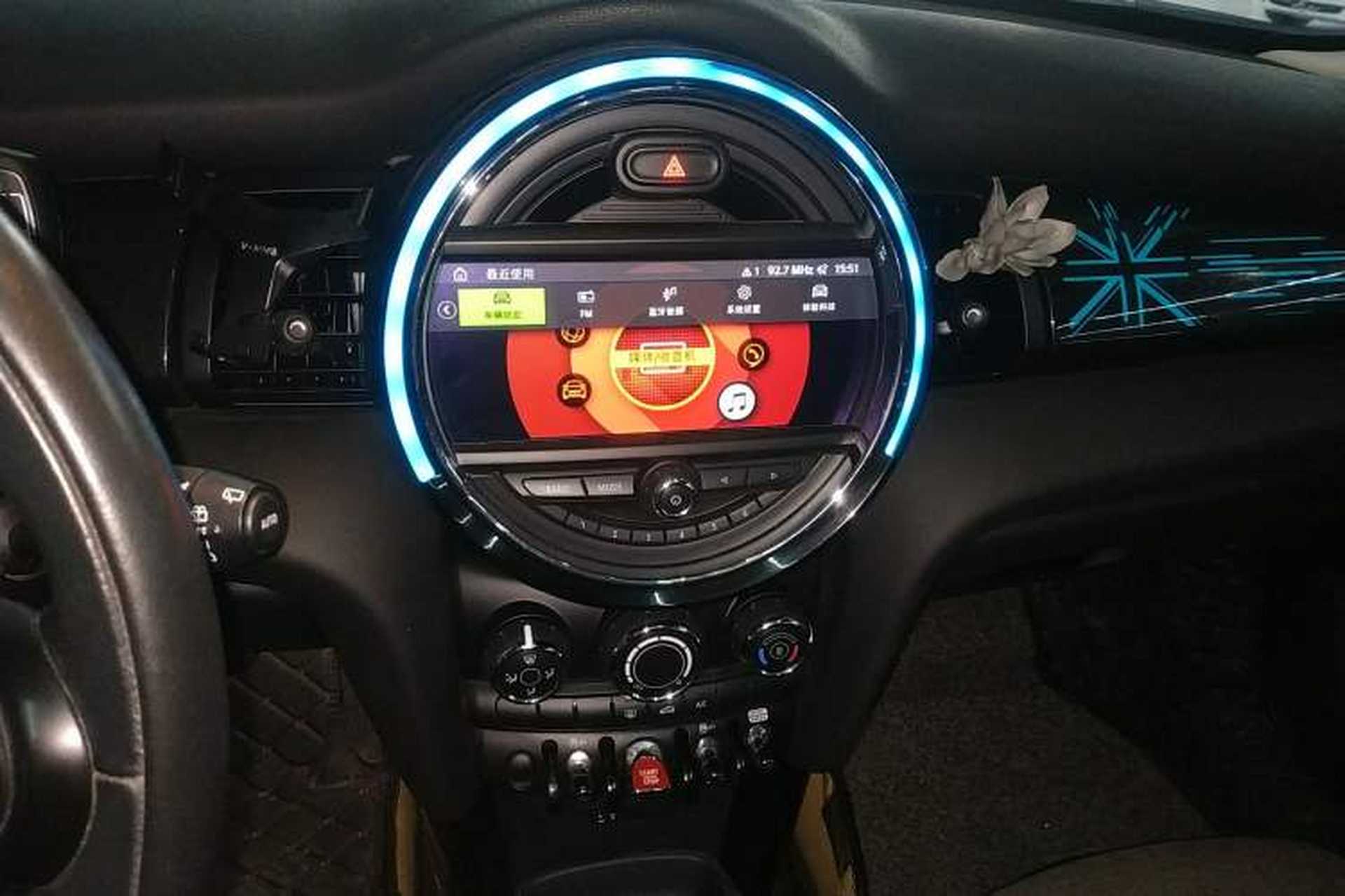 Used MINI 2018 1.5T COOPER Classic Edition Five-Door Version Audio And AC Panel
