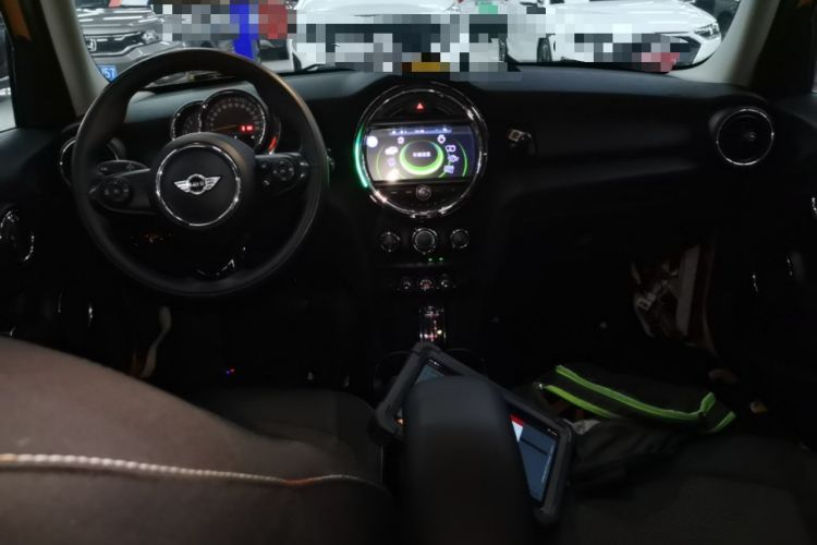 Used MINI 2018 1.5T ONE PLUS Five-Door Edition Center Console
