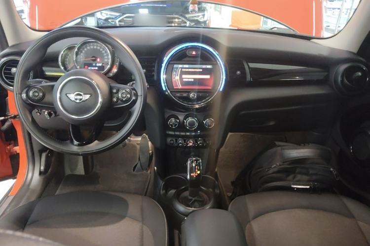Used MINI 2018 1.5T ONE PLUS Five-Door Edition Center Console
