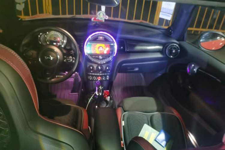 Used MINI 2018 2.0T COOPER S Racing Driver Center Console