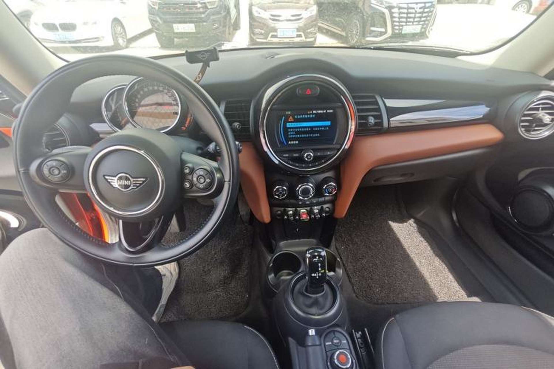 Used MINI 2018 1.5T ONE PLUS Center Console