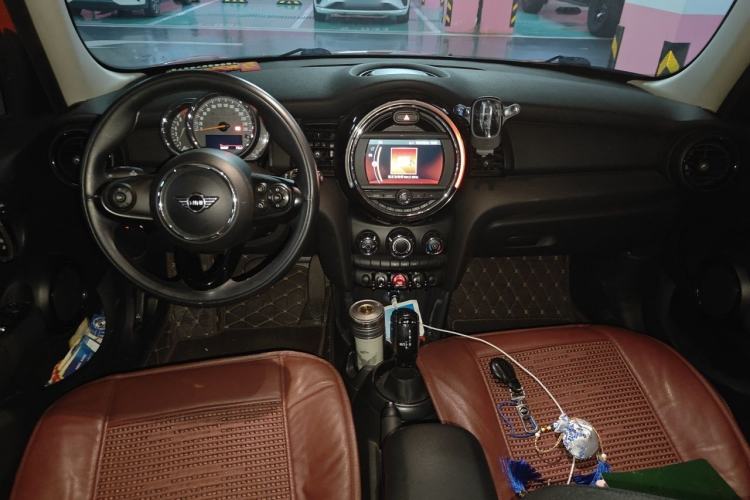 Used MINI 2018 1.5T ONE Five-Door Edition Center Console
