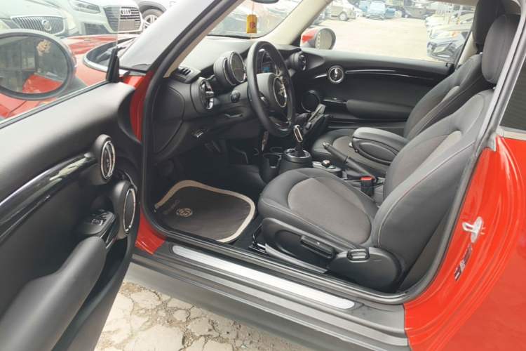Used MINI 2018 1.5T ONE PLUS Driver Seat