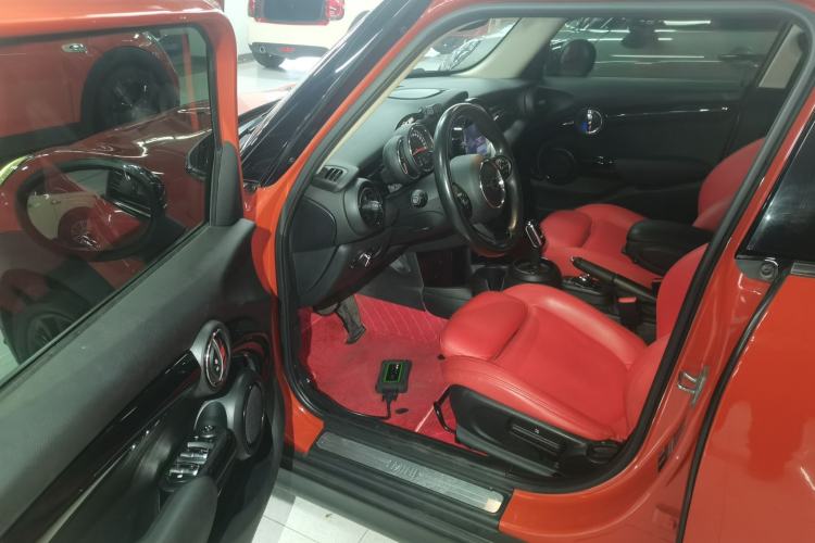 Used MINI 2018 1.5T COOPER Classic Edition Five-Door Version Driver Seat