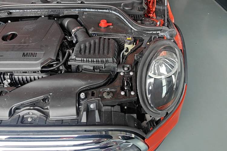 Used MINI 2018 1.5T ONE PLUS Five-Door Edition Engine Bay Left