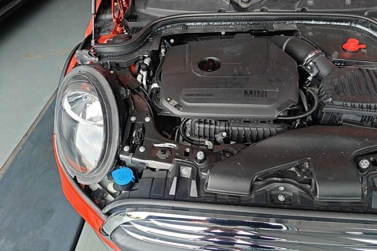 Used MINI 2018 1.5T ONE PLUS Five-Door Edition Engine Bay Right