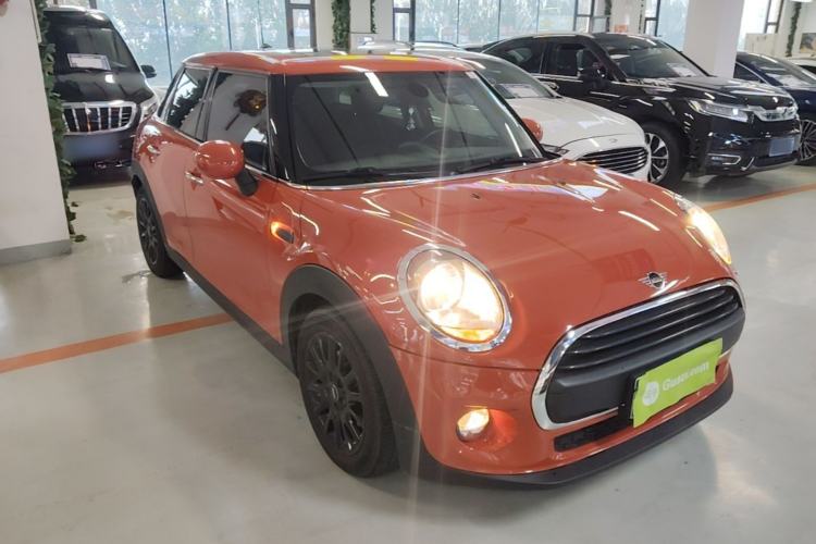 Used MINI 2018 1.5T ONE PLUS Five-Door Edition Front Right 45 Deg