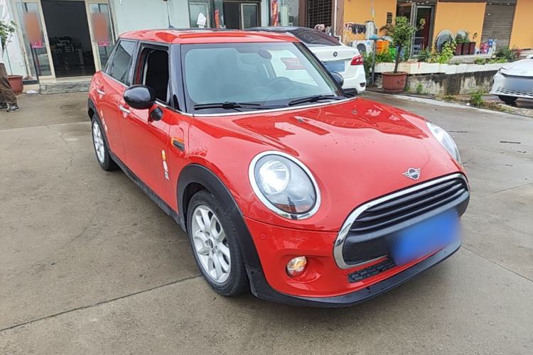 Used MINI 2018 1.5T ONE Five-Door Edition Front Right 45 Deg