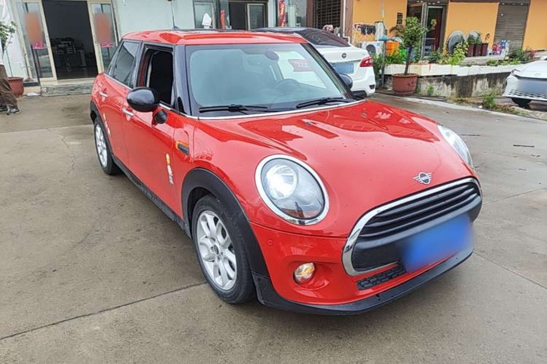 Used MINI 2018 1.5T ONE Five-Door Edition Front Right 45 Deg