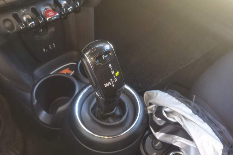 Used MINI 2018 1.5T ONE PLUS Five-Door Edition Gear Lever