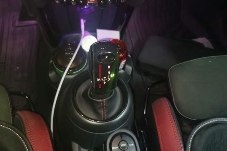 Used MINI 2018 2.0T COOPER S Racing Driver Gear Lever