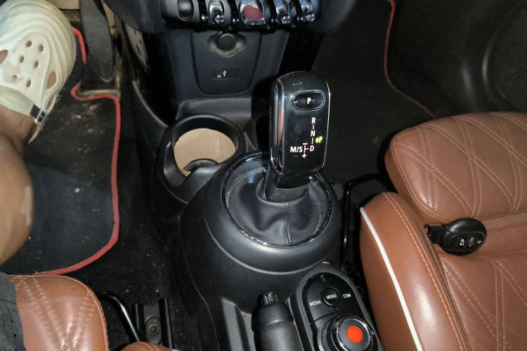 Used MINI 2018 1.5T COOPER CABRIO Classic Edition Gear Lever