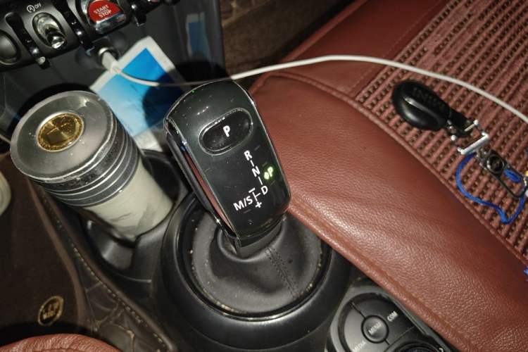 Used MINI 2018 1.5T ONE Five-Door Edition Gear Lever