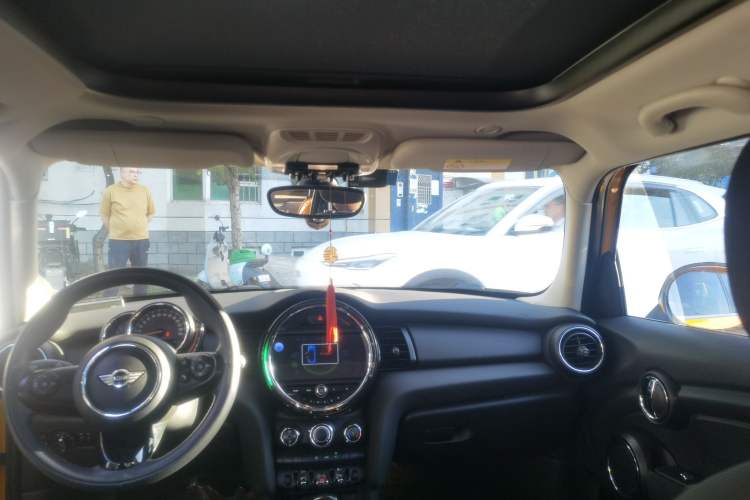 Used MINI 2018 1.5T ONE PLUS Five-Door Edition Headliner