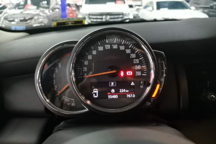 Used MINI 2018 1.5T ONE PLUS Five-Door Edition Instrument Cluster