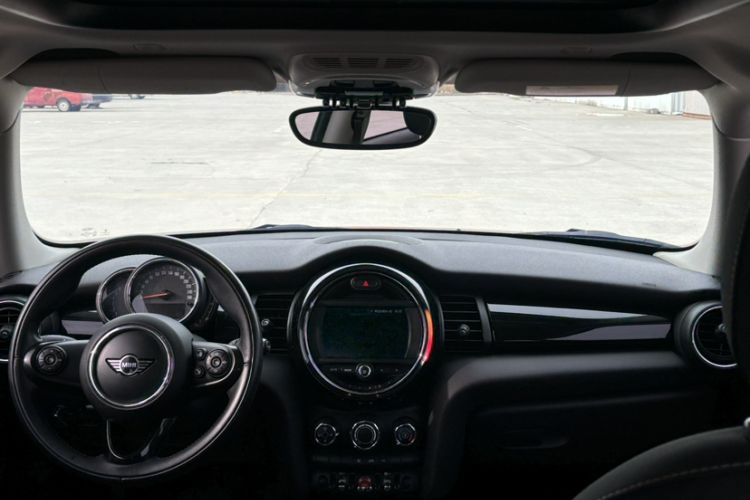 Used MINI 2018 1.5T ONE PLUS Interior 2