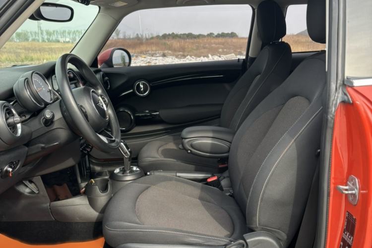 Used MINI 2018 1.5T ONE PLUS Interior 3