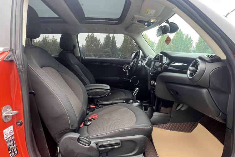 Used MINI 2018 1.5T ONE PLUS Interior 3