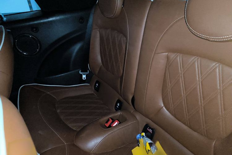 Used MINI 2018 1.5T COOPER CABRIO Classic Edition Interior 4