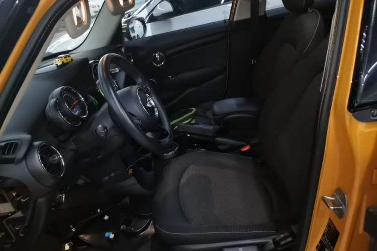 Used MINI 2018 1.5T ONE PLUS Five-Door Edition Left Front Seat