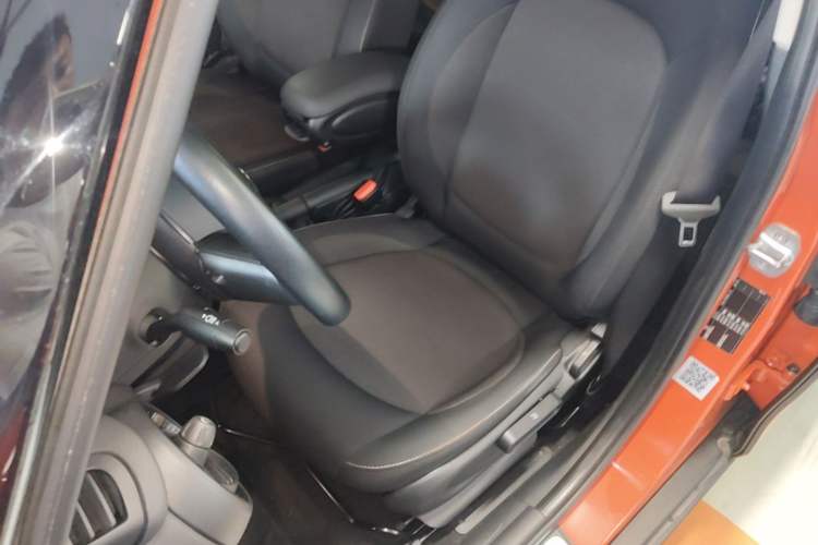 Used MINI 2018 1.5T ONE PLUS Five-Door Edition Left Front Seat