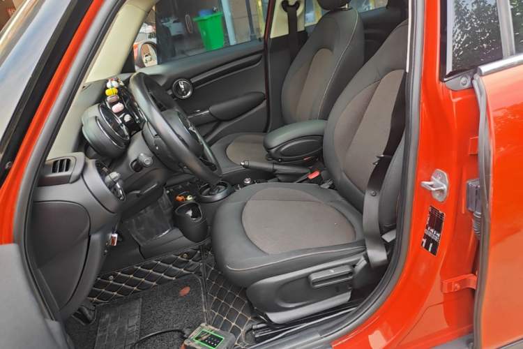 Used MINI 2018 1.5T ONE Five-Door Edition Left Front Seat