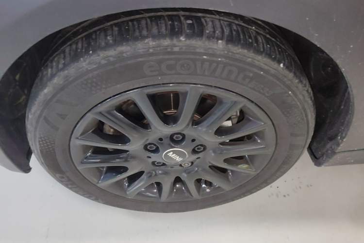 Used MINI 2018 1.5T ONE PLUS Five-Door Edition Left Front Wheel Hub