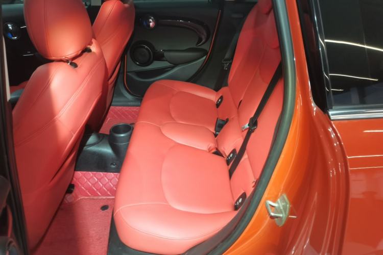Used MINI 2018 1.5T COOPER Classic Edition Five-Door Version Left Rear Seat