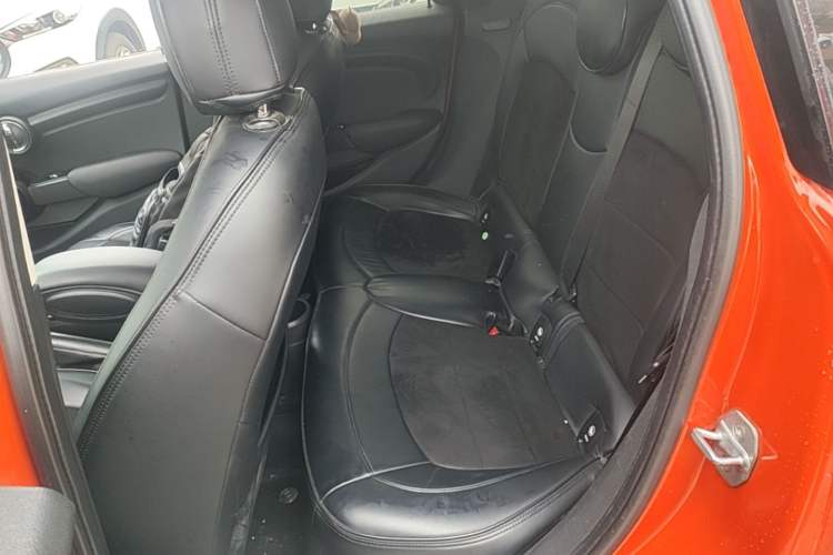 Used MINI 2018 1.5T ONE Five-Door Edition Left Rear Seat