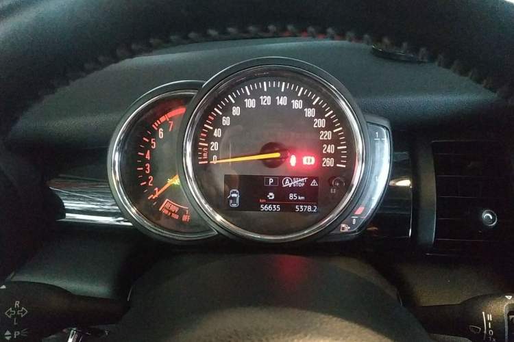 Used MINI 2018 1.5T ONE PLUS Odometer Close Up
