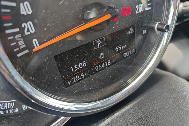 Used MINI 2018 1.5T ONE PLUS Five-Door Edition Odometer Close Up