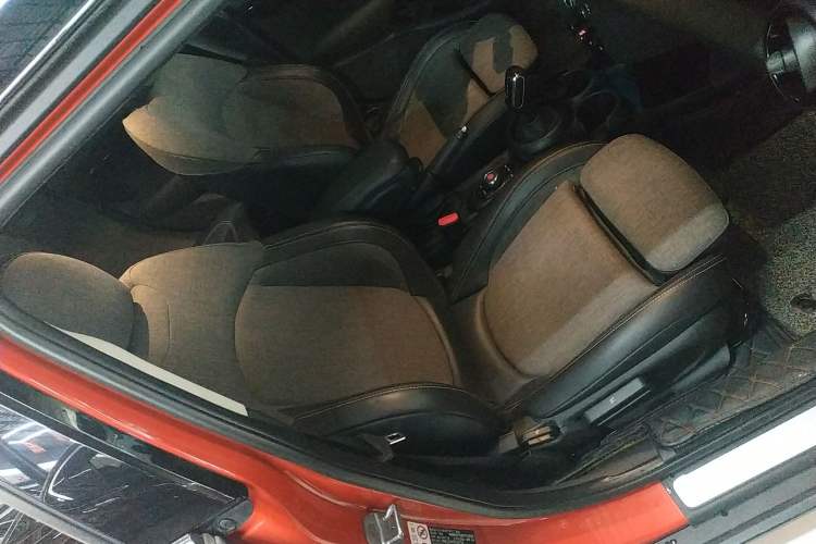 Used MINI 2018 1.5T COOPER Classic Edition Five-Door Version Right Front Seat