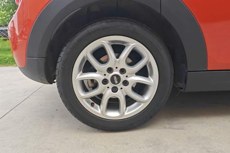 Used MINI 2018 1.5T ONE Five-Door Edition Right Rear Wheel Hub