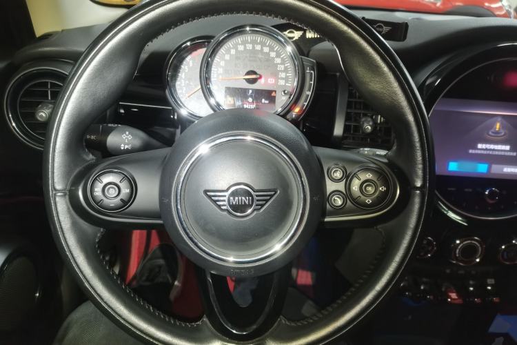 Used MINI 2018 1.5T COOPER Classic Edition Five-Door Version Steering Wheel
