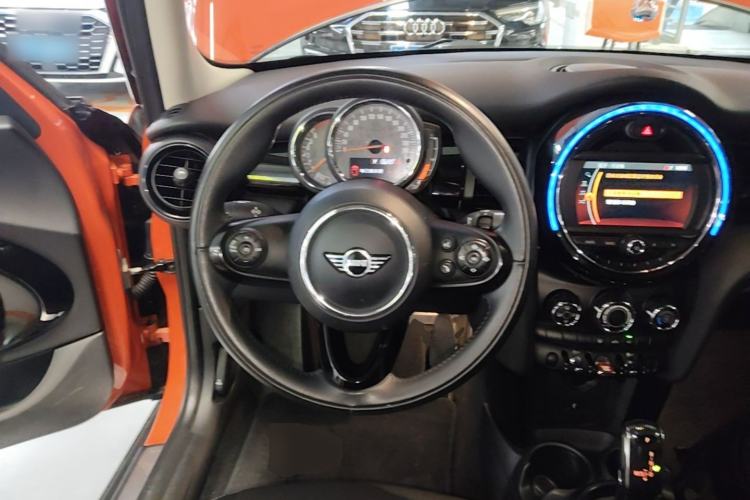 Used MINI 2018 1.5T ONE PLUS Five-Door Edition Steering Wheel