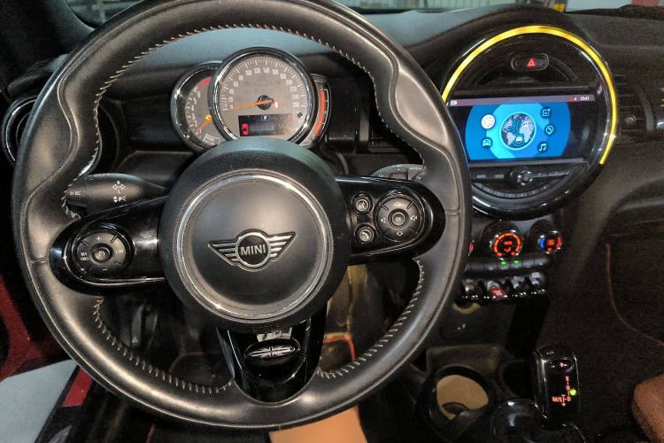 Used MINI 2018 1.5T COOPER CABRIO Classic Edition Steering Wheel