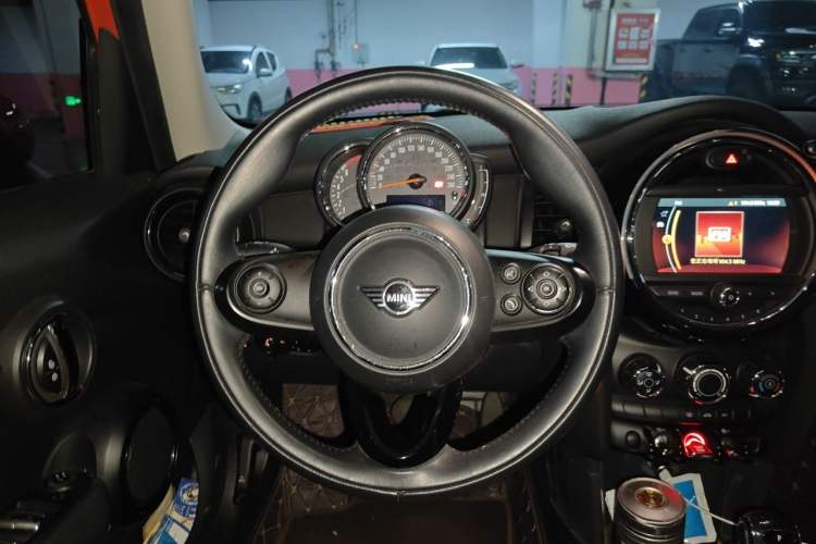 Used MINI 2018 1.5T ONE Five-Door Edition Steering Wheel