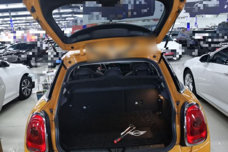 Used MINI 2018 1.5T ONE PLUS Five-Door Edition Trunk