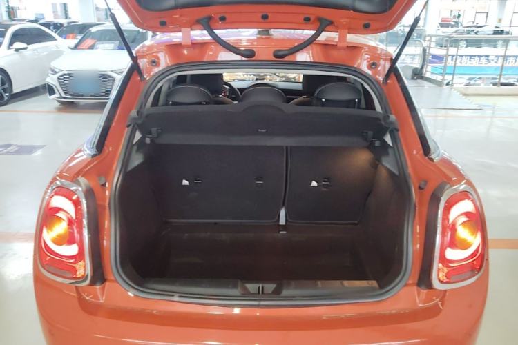Used MINI 2018 1.5T ONE PLUS Five-Door Edition Trunk