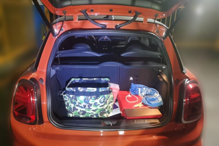 Used MINI 2018 2.0T COOPER S Racing Driver Trunk