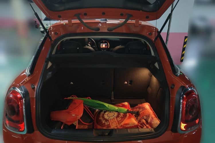 Used MINI 2018 1.5T ONE Five-Door Edition Trunk