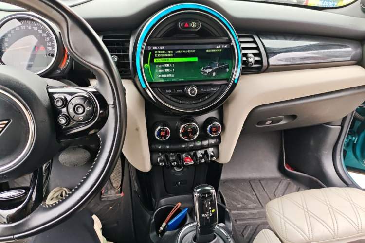 Used MINI 2019 1.5T COOPER CABRIO Artist Audio And AC Panel