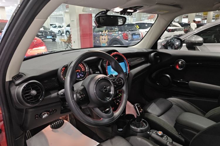 Used MINI 2019 2.0T COOPER S Classic Edition Center Console