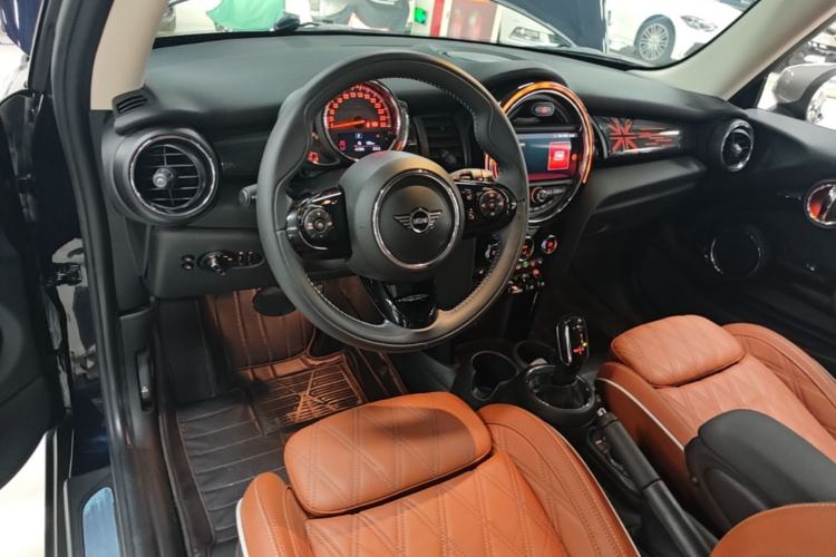 Used MINI 2019 1.5T COOPER Artist Center Console