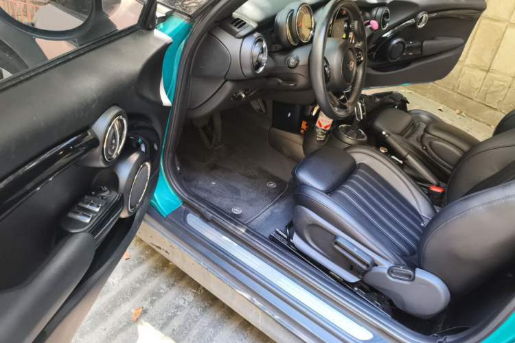 Used MINI 2019 1.5T COOPER CABRIO Artist Driver Seat