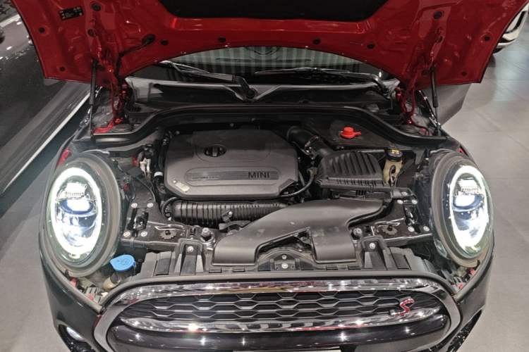 Used MINI 2019 2.0T COOPER S Classic Edition Engine Bay