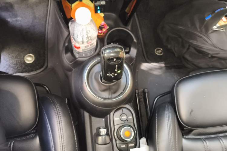 Used MINI 2019 1.5T COOPER CABRIO Artist Gear Lever