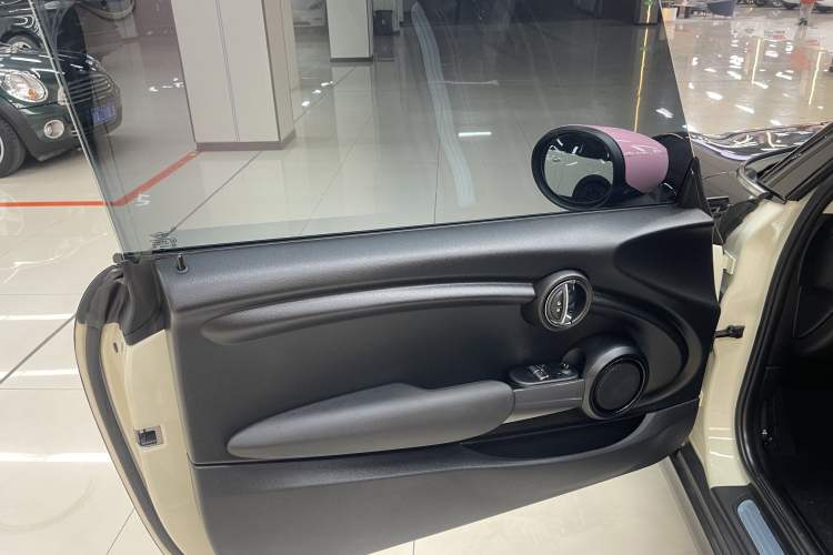 Used MINI 2019 1.5T ONE Interior 10