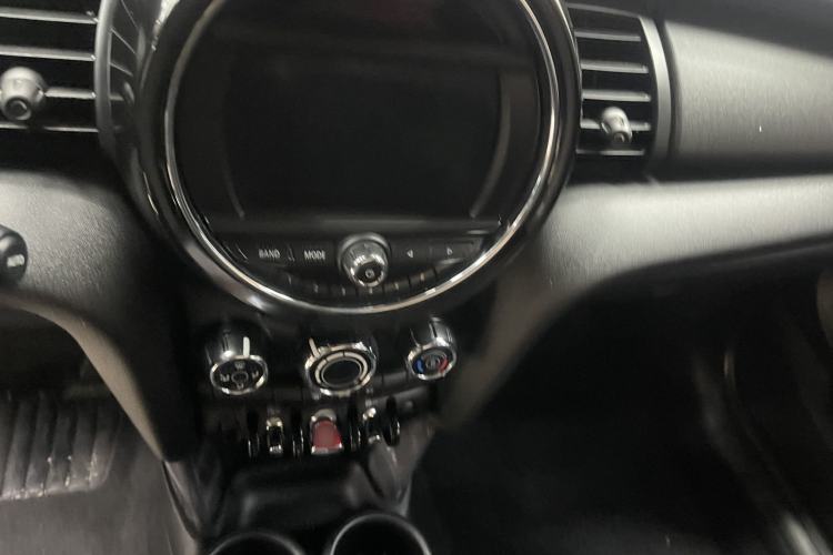 Used MINI 2019 1.5T ONE Interior 4