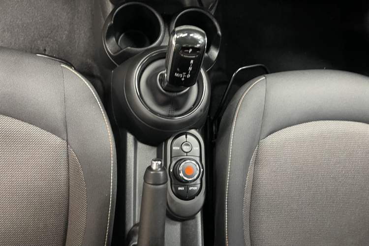 Used MINI 2019 1.5T ONE Interior 5